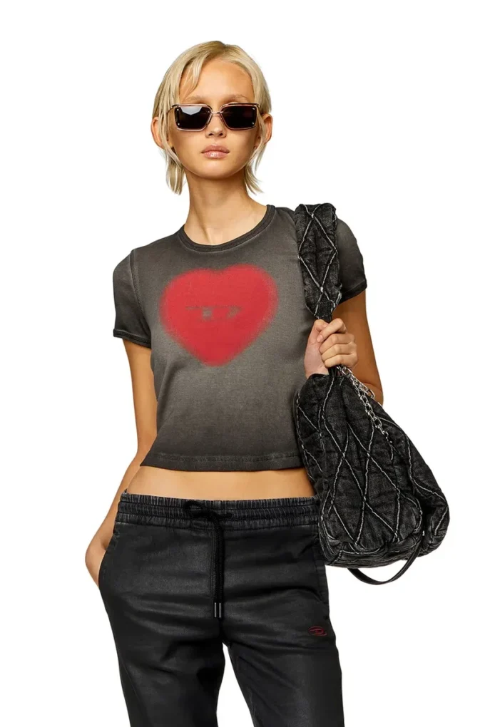 t-ele Ribbed T-shirt with watercolour heart D t-ele Ribbed T-shirt with watercolour heart D