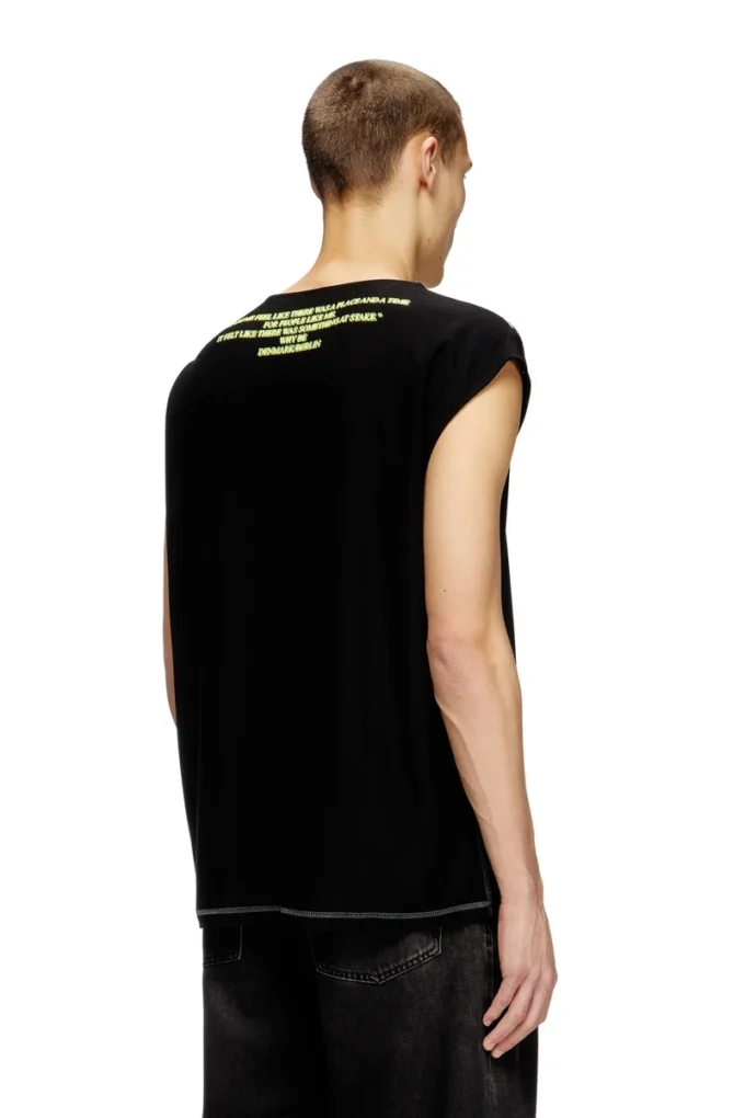 t-isak-a Sleeveless T-shirt with lyrics print t-isak-a Sleeveless T-shirt with lyrics print