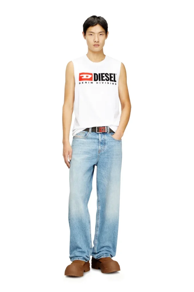 t-isco-div Tank top with chest logo print t-isco-div Tank top with chest logo print